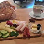 Zur Aue
