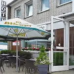 호텔 Zur Aue 3*