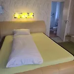Zur Aue 호텔 3*