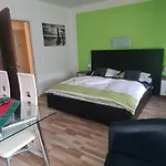 Zur Aue 호텔 3*