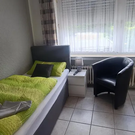 Zur Aue 3*